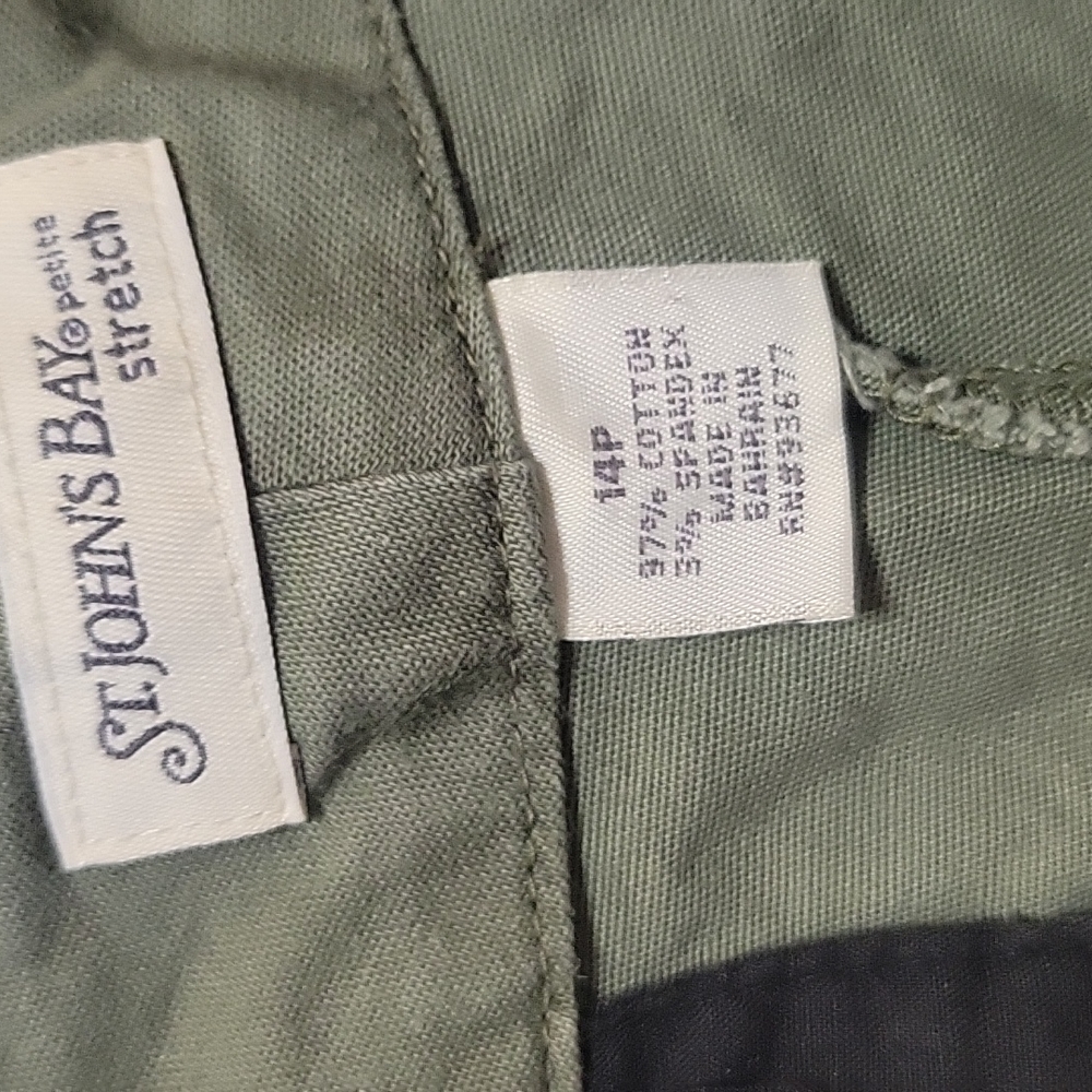 Knee length shorts - Picture 5 of 6